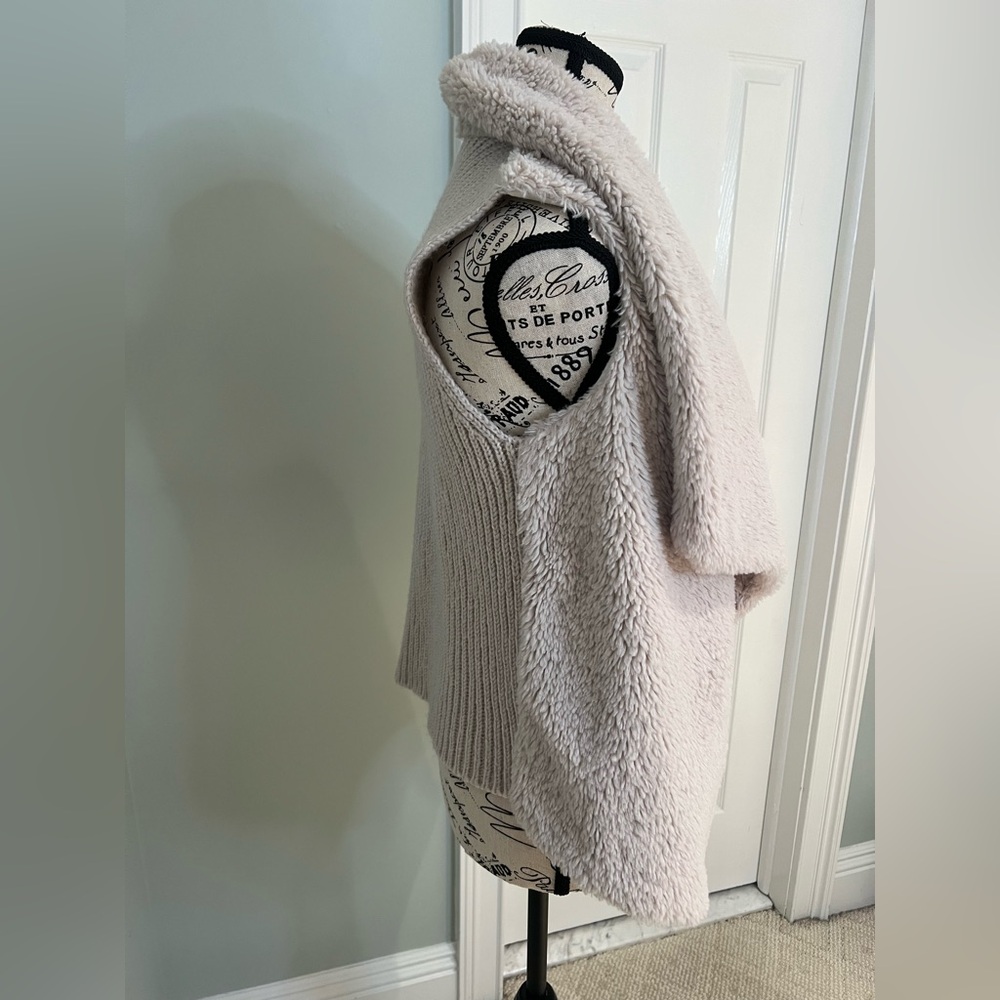 BB Dakota Rennie faux fur knit back front sweater vest | light beige | Size M - Picture 5 of 11